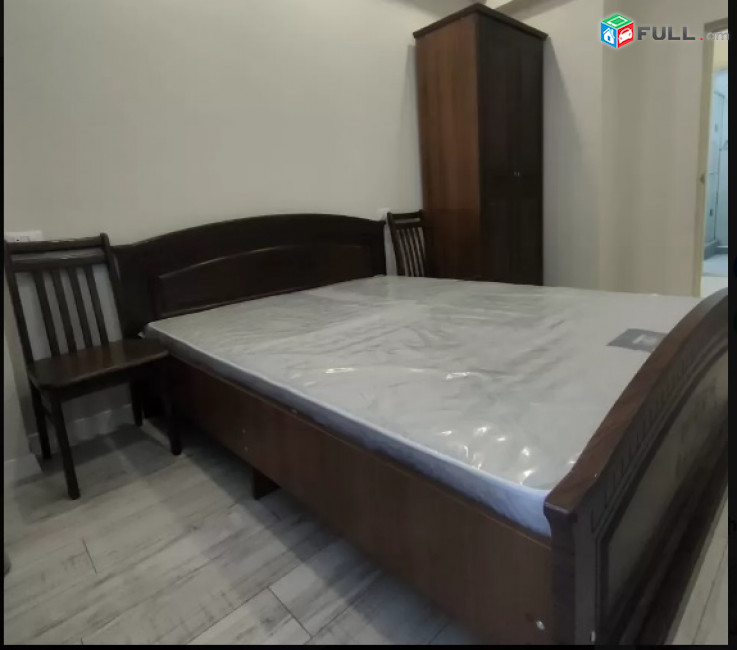 3 սենյականոց բնակարան նորակառոիյց շենքում Կոմիտաս պողոտայում 