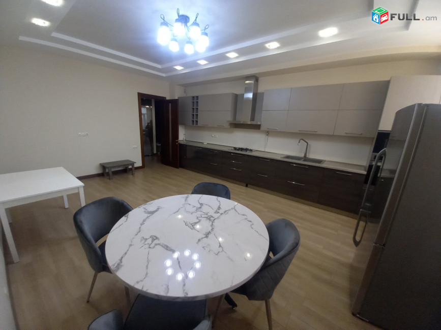 4 սենյականոց բնակարան նորակառույց շենքում Սայաթ Նովա պողոտայաում