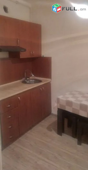 AV0184 Վարձով է տրվում 3 սենյականոց բնակարան,Վրացական փողոցում,Կոմիտասի պողոտա