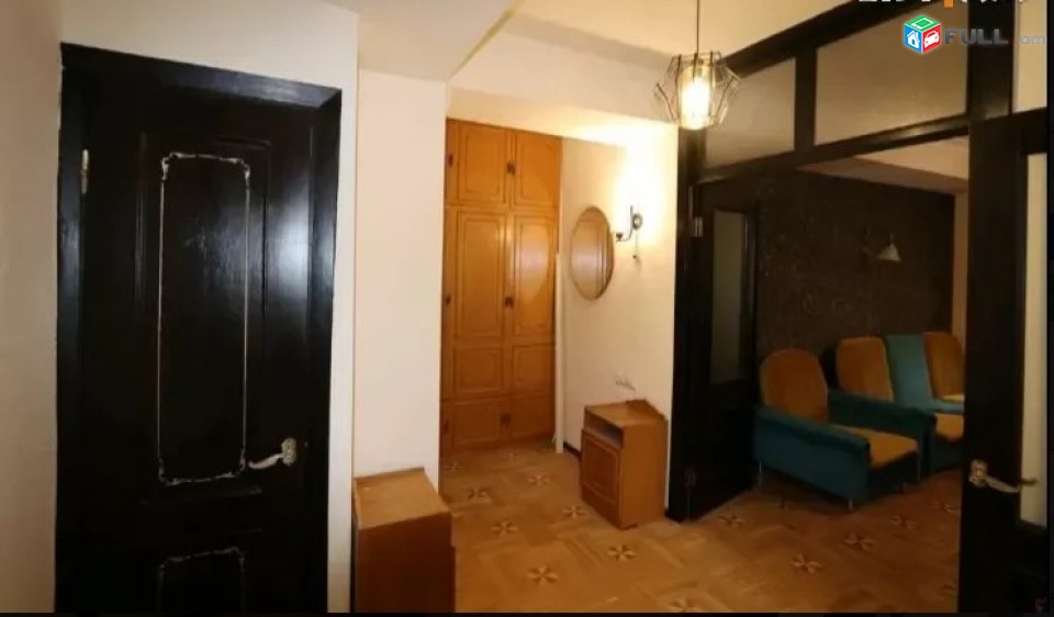 AV0236 Վարձով է տրվում 3 սենյականոց բնակարան Երվանդ Քոչարի փողոցում