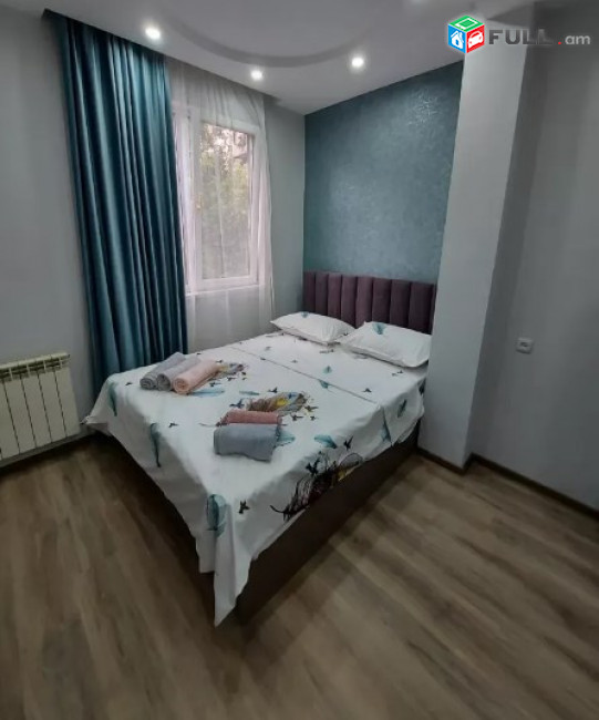AV0811 Վարձով է տրվում 2 սենյականոց բնակարան Եզնիկ Կողբացու փողոցում