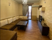 AV0965 Վարձով է տրվում 2 սենյականոց բնակարան Չարենցի փողոցում
