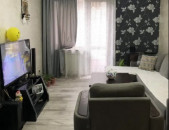 AV0933 Վարձով է տրվում 3 սենյականոց բնակարան Եզնիկ Կողբացու փողոցում