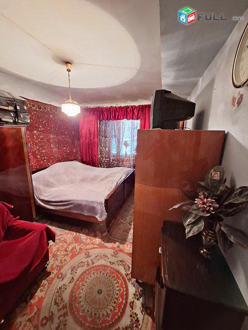 Վաճառվում է 3 սենյականոց բնակարան Կենտրոնում, Դ.Դեմիրճյան փողոցում, 96 ք.մ