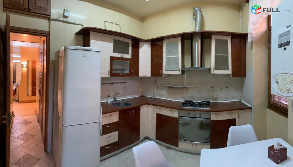 3 սենյականոց կապիտալ վերանորոգված բնակարան Ամիրյան  փողոցում