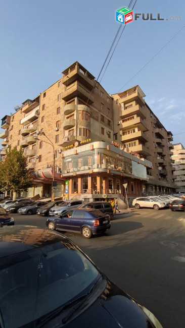 Продается квартира в центре Еревана 