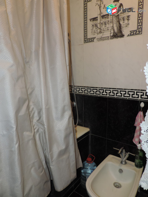 Վաճառվում է 4 սենյականոց եվրովերանորոգված բնակարան Արաբկիրում, Գյուլբենկյան փողոցում, 98 ք.մ