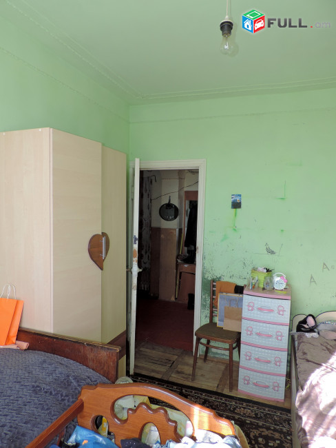 Վաճառվում է 3 սենյականոց բնակարան Նոր-Նորքում (Ջրվեժ), Մայակ թաղամասում, 80 ք.մ