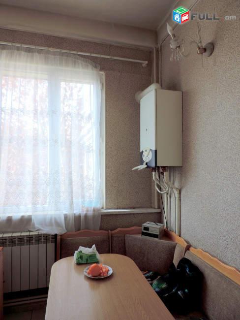 Վաճառվում է 3 սենյականոց բնակարան Փոքր Կենտրոնում, Մոսկովյան փողոցում, 90 ք.մ