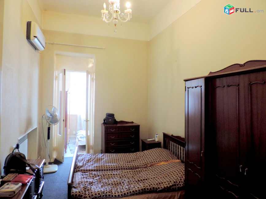 Վաճառվում է 3 սենյականոց բնակարան Փոքր Կենտրոնում, Մոսկովյան փողոցում, 90 ք.մ