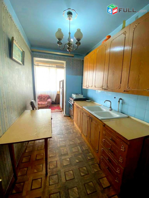 Վաճառվում է 3 սենյականոց բնակարան Նոր Նորքի 2-րդ զանգվածում, Դավիթ Մալյան փողոցում, 74 ք.մ.