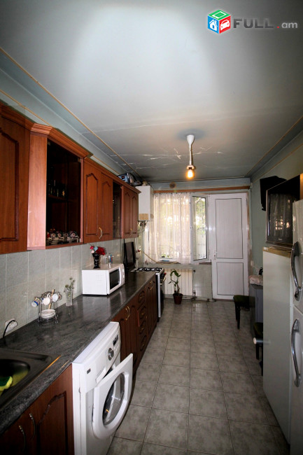 Վաճառվում է 3 սենյականոց բնակարան Արաբկիրում, Վաղարշյան փողոցում, 144 ք.մ.