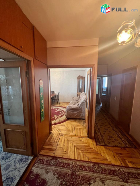 Վաճառվում է 3 սենյականոց բնակարան Նոր Նորքի 5-րդ զանգվածում