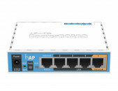 Mikrotik hAP RB951-2n 2.4GHz AP, Five Ethernet ports, PoE-out on port 5, USB for 3G/4G support Маршрутизатор