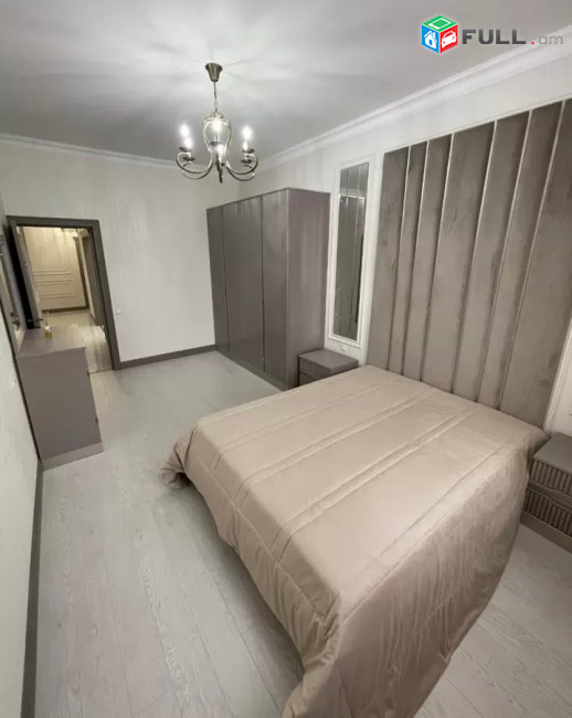 4 սենյականոց բնակարան Վահրամ Փափազյան փողոցում, 120 ք.մ., 2 սանհանգույց, բարձր առաստաղներ