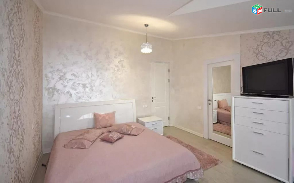 Վաճառվում է 3 սենյականոց բնակարան Վերին Անտառային փողոցում: