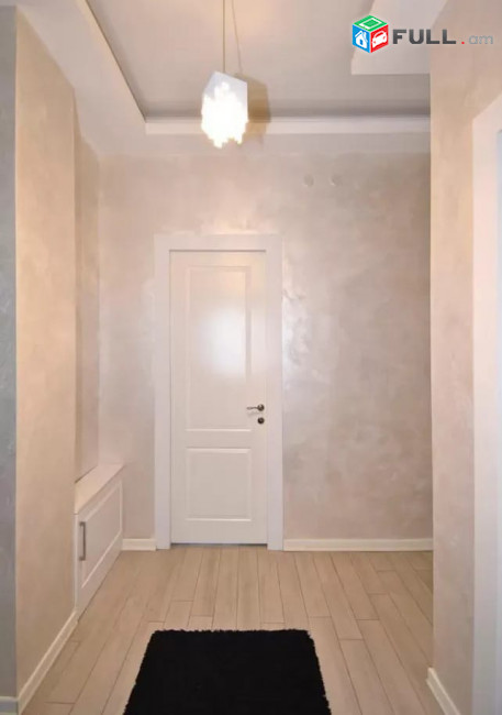 Վաճառվում է 3 սենյականոց բնակարան Վերին Անտառային փողոցում: