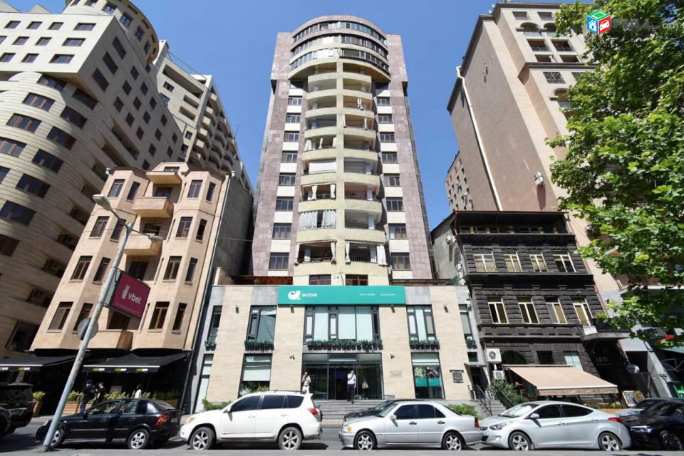 Аренда 3-комн. квартира в новостройке на ул. Арама, 120 кв.м., высокие потолки, несколько балконов