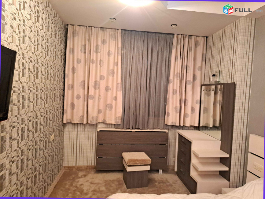 Аренда элитной 2 комнатной квартиры с бассейном в Ереване