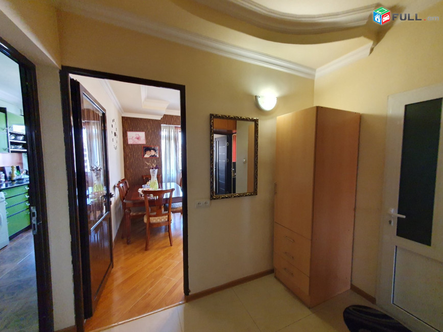 Վաճառվում է 3 սենյականոց կապիտալ վերանորոված բնակարան