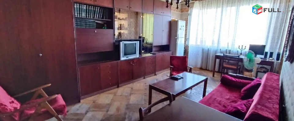 2 սենյականոց բնակարան Վրացական փողոցում, 50 ք.մ., նախավերջին հարկ, քարե շենք