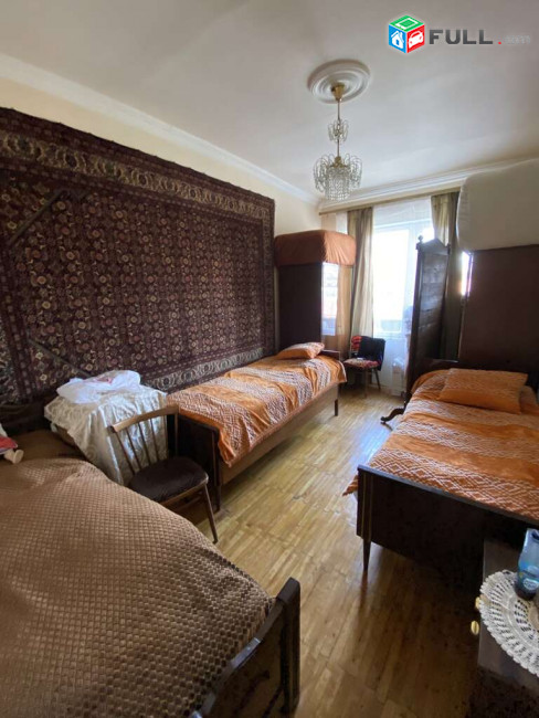 1 սենյականոց բնակարան Մազմանյան փողոցում, 34 ք.մ., քարե շենք