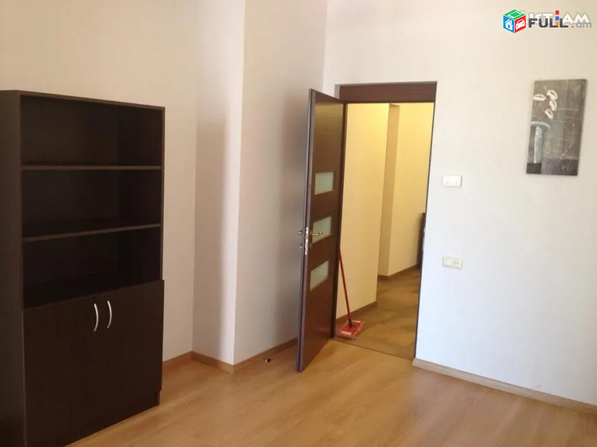 IN0115  Վարձով 4 սենյականոց բնակարան նորակառույց շենքում Հյուսիսային պողոտայում