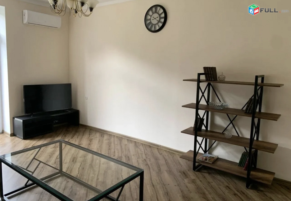IN0133 Վարձով 3 սենյականոց բնակարան Եղիշե Չարենցի փողոցում