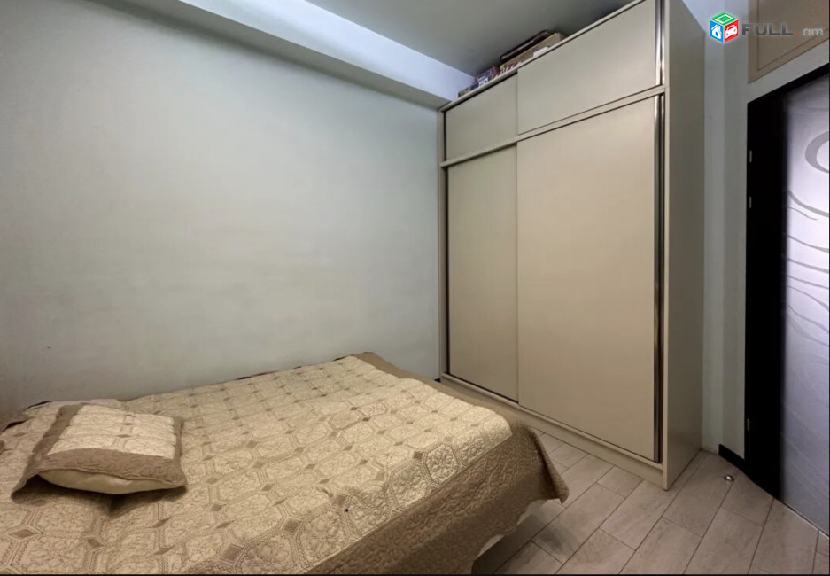 IN0134 Վարձով 3 սենյականոց բնակարան Վարդանանց փողոցում նորակառույց շենքում