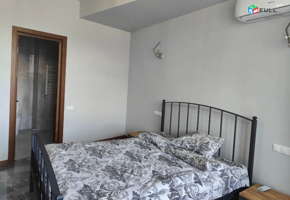 IN0244 Վարձով 4 սենյականոց բնակարան նորակառույց շենքում Ձորափի փողոցում