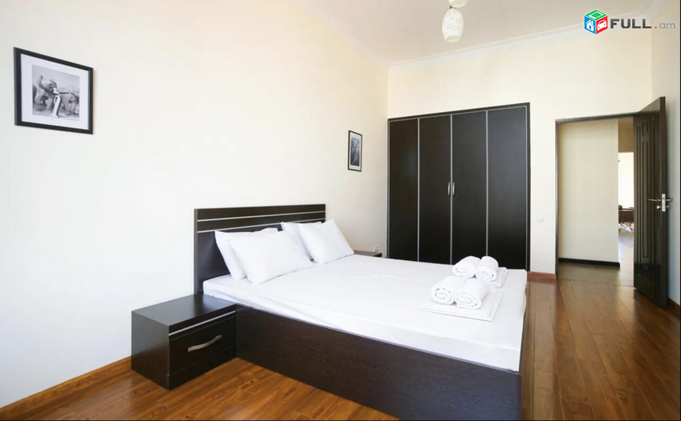 IN0245 Վարձով 5 սենյականոց բնակարան նորակառույց շենքում Արամի փողոցում