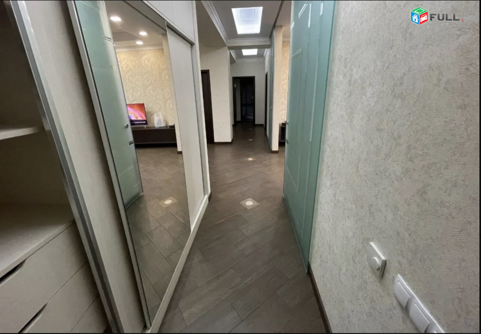 IN0256 Վարձով 4 սենյականոց բնակարան նորակառույց շենքում Օրբելի եղբայրների փողոցում