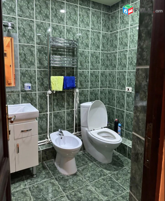 IN0269 Վարձով 5 սենյականոց բնակարան նորակառույց շենքում Եզնիկ Կողբացու փողոցում