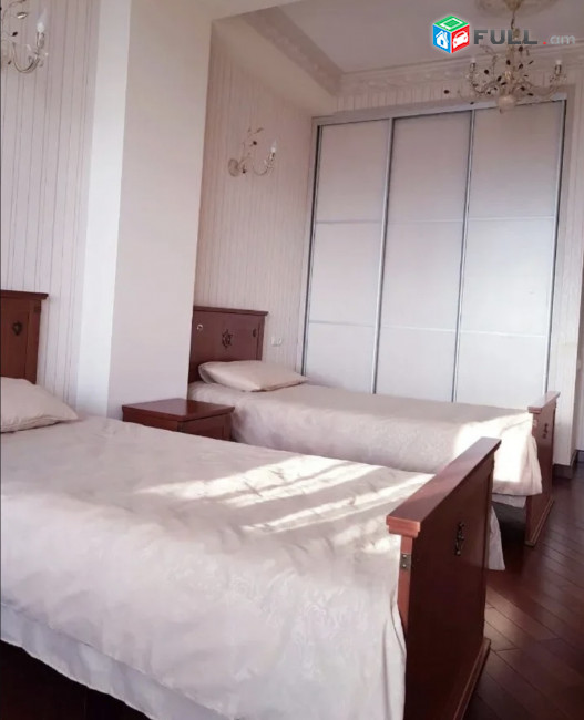 IN0276 Ընդարձակ 3 սենյականոց բնակարան նորակառույց շենքում Վարդանանց փողոցում, 190 ք.մ., 2 սանհանգույց