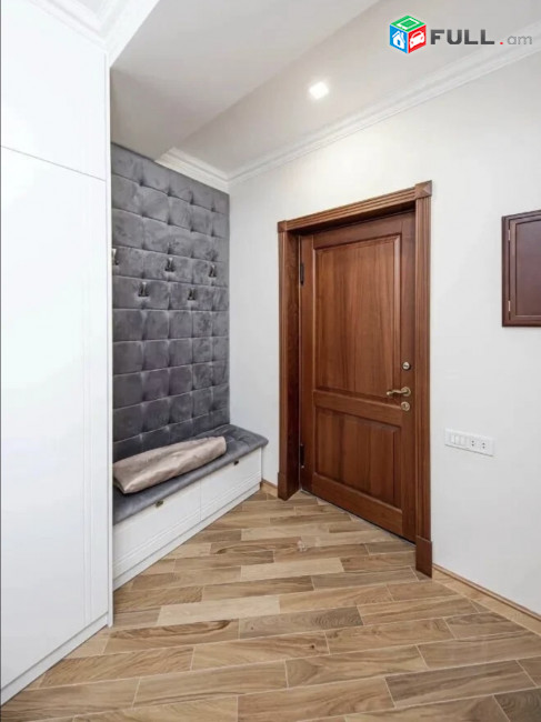 IN0296 Վարձով 4 սենյականոց բնակարան նորակառույց շենքում Արամի փողոցում