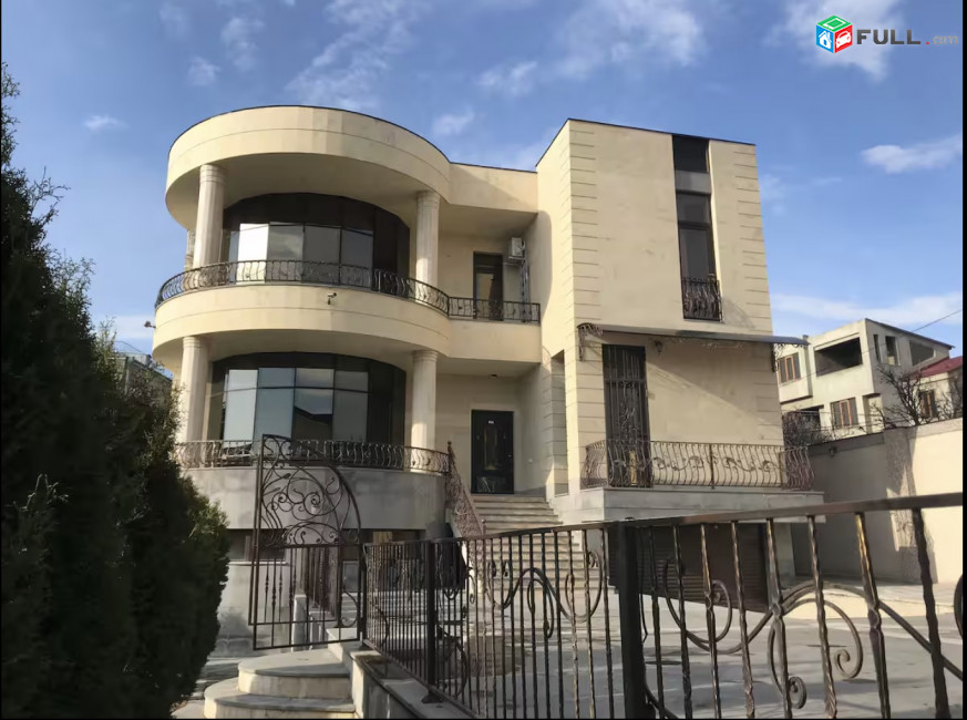 IN0672  Երեք հարկանի քարե տուն Արմենակ Արմենակյան փողոցում Նորք Մարաշում