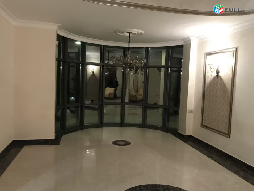 IN0672  Երեք հարկանի քարե տուն Արմենակ Արմենակյան փողոցում Նորք Մարաշում