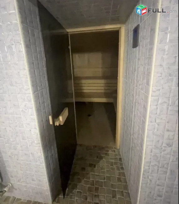 IN0677  Չորս հարկանի քարե տուն Արմեն Տիգրանյանի փողոցում Քանաքեռ Զեյթունում