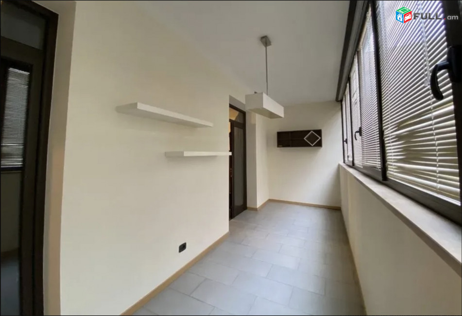 IN0685  Վարձով 3 սենյականոց բնակարան նորակառույց շենքում Վազգեն Սարգսյան փողոցում