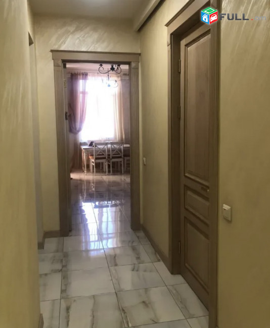IN0691 Վարձով 3 սենյականոց բնակարան նորակառույց շենքում Արամի փողոցում