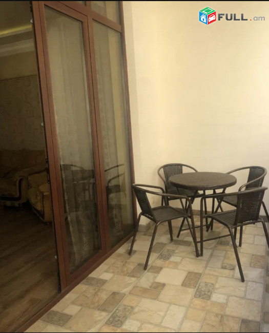 IN0691 Վարձով 3 սենյականոց բնակարան նորակառույց շենքում Արամի փողոցում