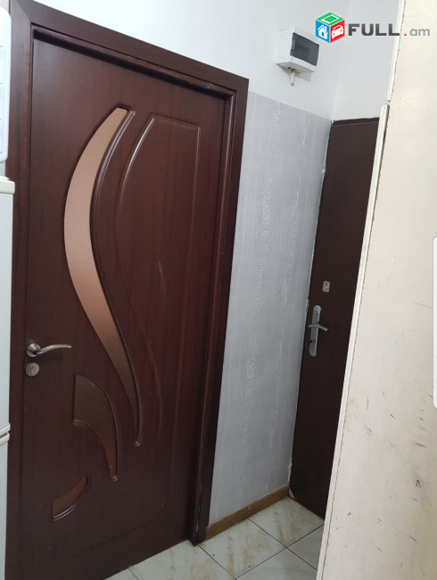 Վաճառվում է 2 սենյակ բնակարան Չարբախ Արարատյան փողոց