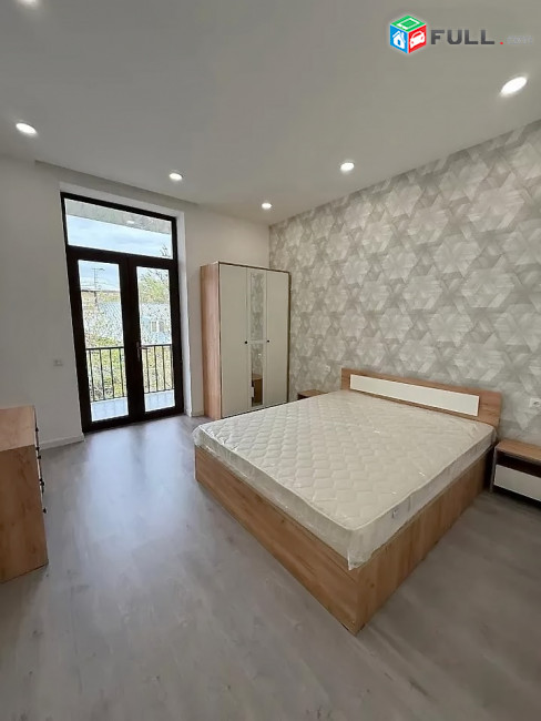 2 Սենյականոց Բնակարան Քարե Շենքում, 54քմ, 3/3 հարկ, Կապիտալ Վերանորոգված