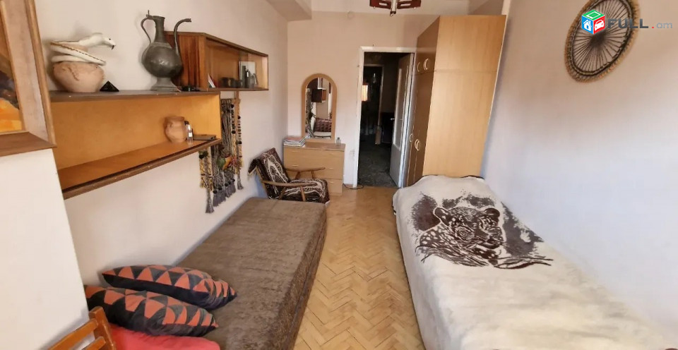 AS2-178 Վաճառվում է 2-3 սենյակ դարձրած բնակարան Հովսեփ Էմմին փողոցում