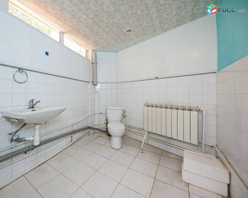 Վարձով է տրվում  կոմերցիոն տարածք։ For rent կոդ G2261