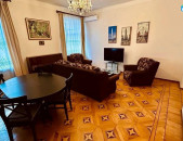 Կիևյան փողոցում վարձով է տրվում 4 սենյականոց լուսավոր բնակարան։ For rent կոդ B1665