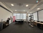 Կենտրոնում վաճառվում է հարմարավետ գրասենյակաին տարածք։ For sale կոդ C1606