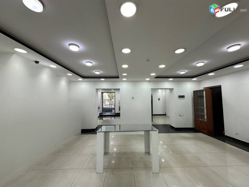 Տիգրանյան փողոցում, վաճառվում է կոմերցիոն տարածք։ For sale կոդ C1910