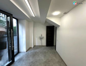 Կենտրնում՝ Նար-Դոսի փողոցում, վարձով է տրվում կոմերցիոն տարածք։ For rent code G2815