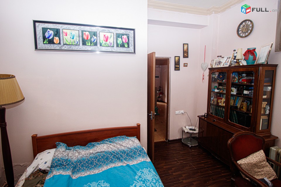 Թումանյան Նալբանդյան խաչմերուկ 2 գիծ 3 սենյակ: Առանձին մուտք Туманян Tumanyan